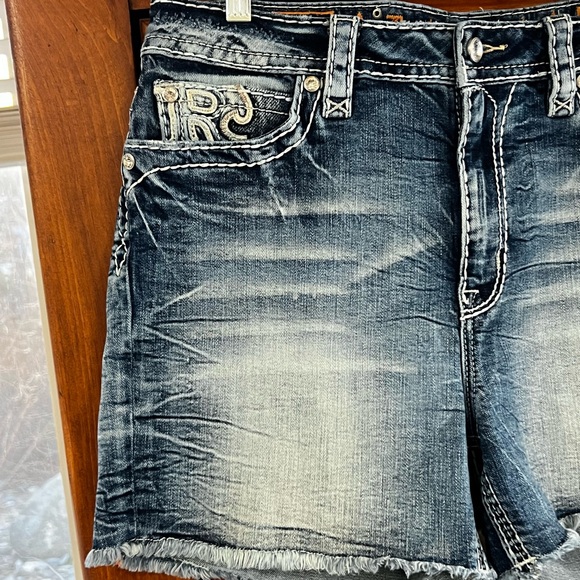 ROCK REVIVAL: “Ferry” Easy Shorts - Picture 5 of 9